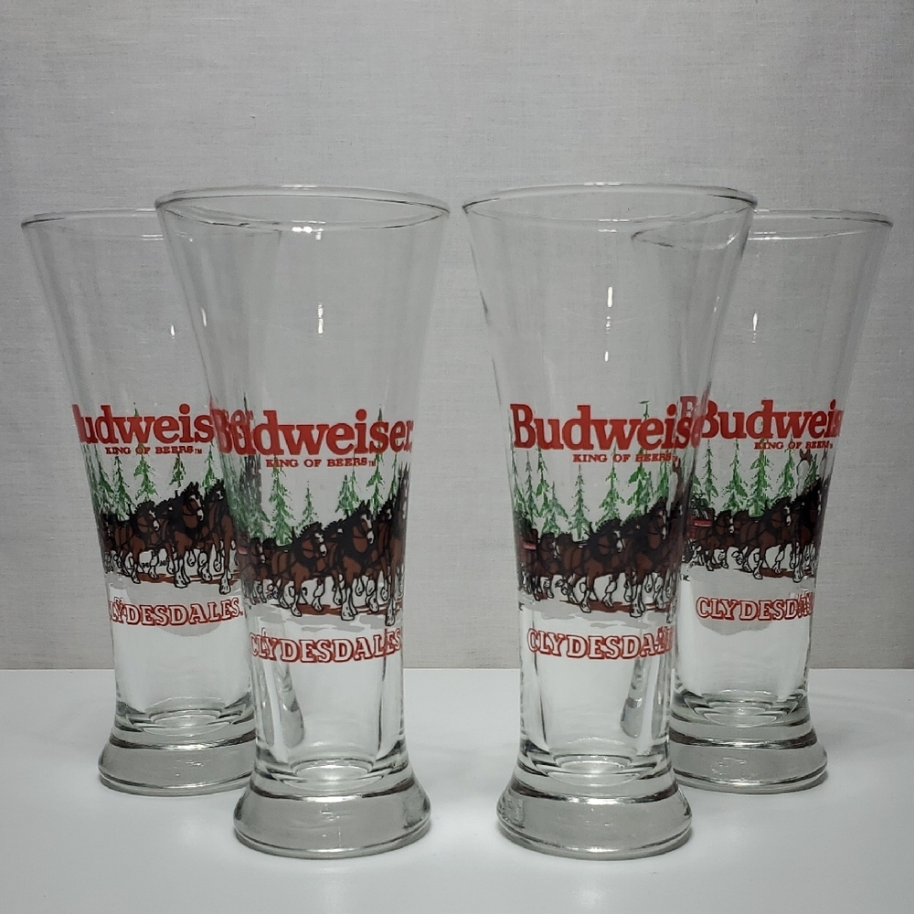Budweiser Clydesdales Pint Glasses Holiday Winter Tree Red and Green 1988 Set 4